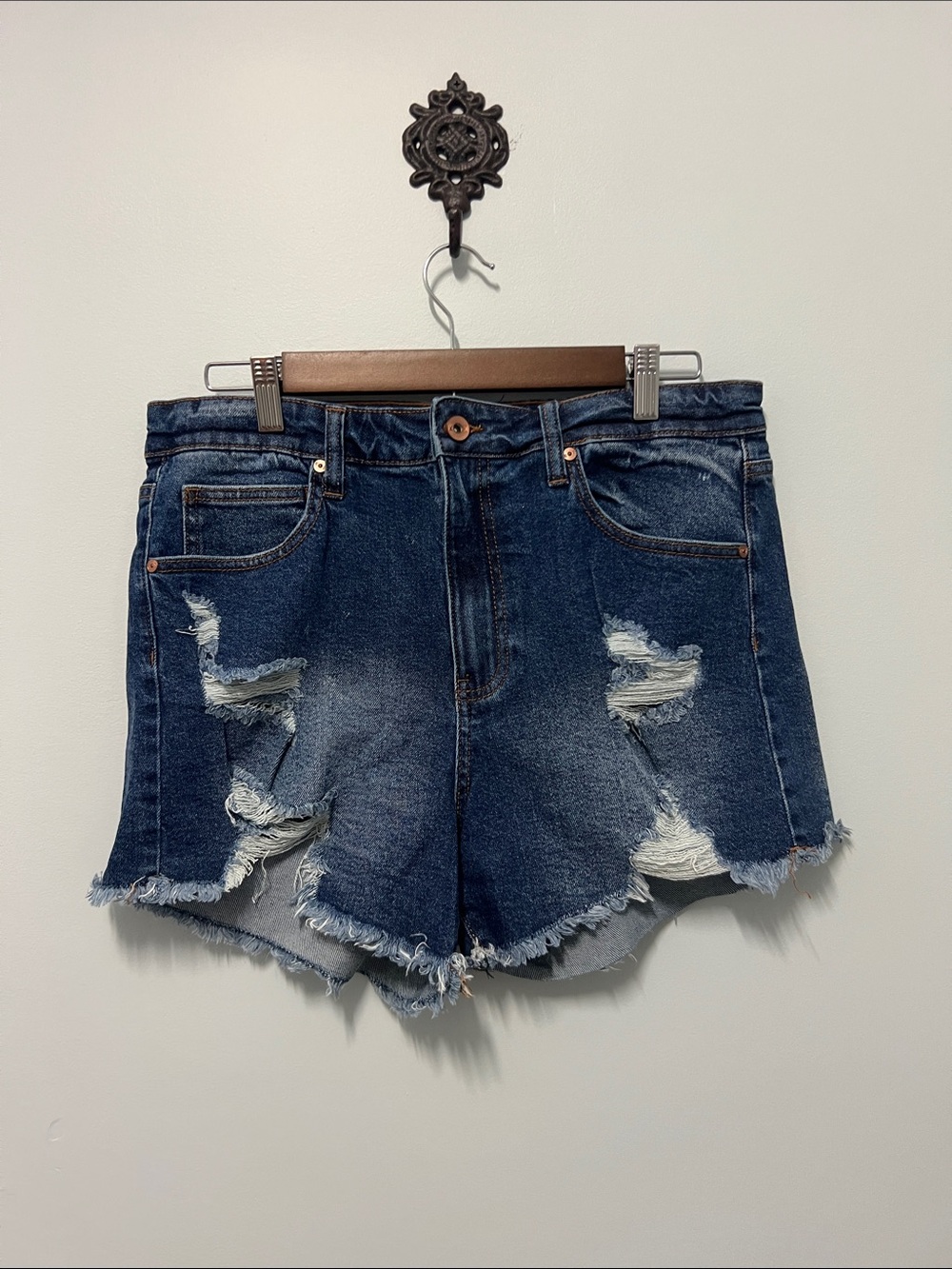 Kendall & Kylie Distressed Dark Blue Denim Shorts (never worn)
